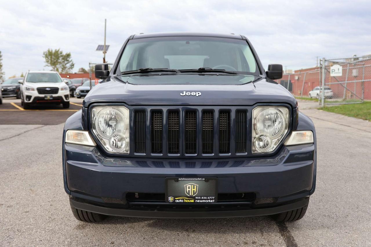 2008 Jeep Liberty SPORT-4WD/CRUISE CONTROL/POWER WINDOWS & MIRRORS/CD PLAYER/AUX/SATELLITE RADIO/TOW HITCH Photo