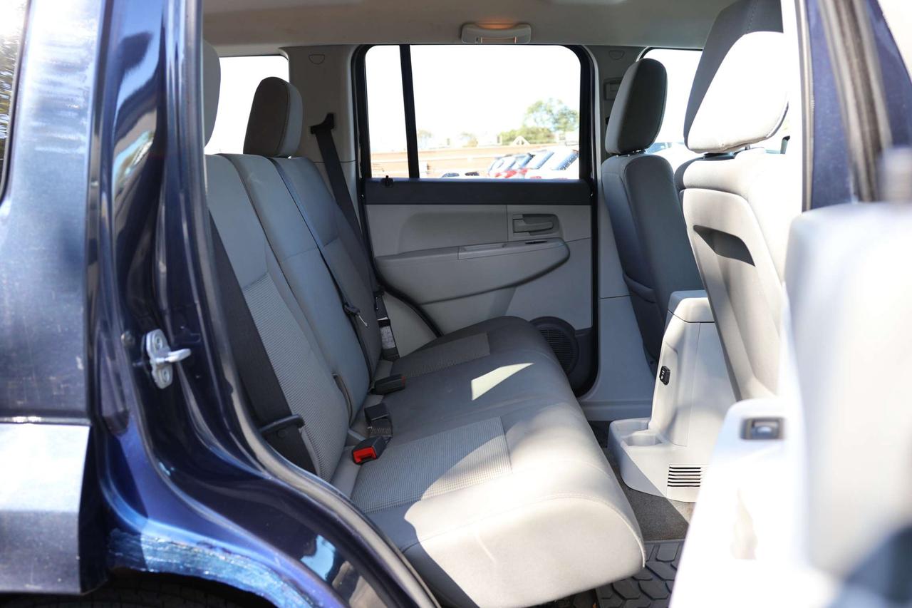 2008 Jeep Liberty SPORT-4WD/CRUISE CONTROL/POWER WINDOWS & MIRRORS/CD PLAYER/AUX/SATELLITE RADIO/TOW HITCH Photo