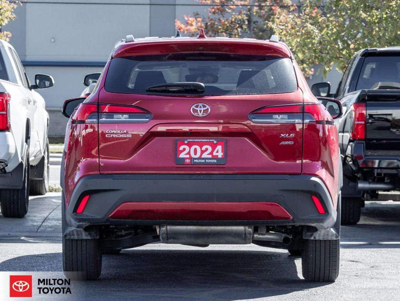 2024 Toyota Corolla Cross LEATHER SUNROOF HEATED STEERING JBL ONE OWNER TCUV XLE Photo