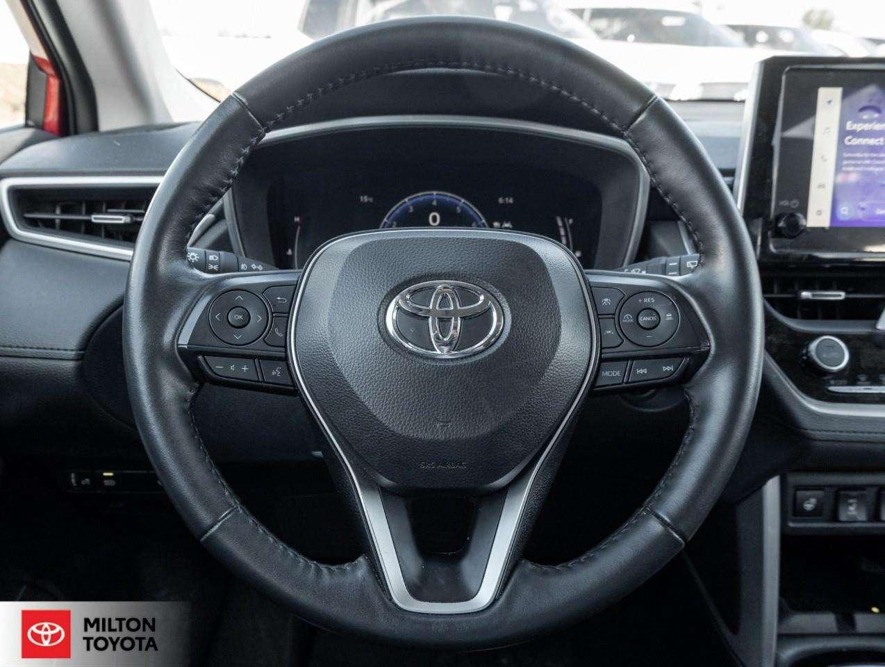 2024 Toyota Corolla Cross LEATHER SUNROOF HEATED STEERING JBL ONE OWNER TCUV XLE Photo