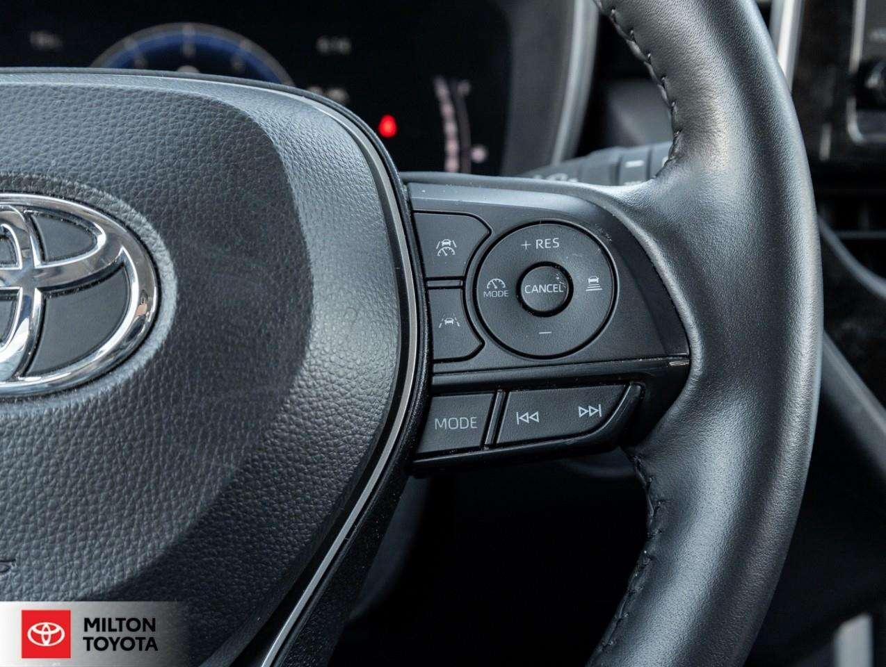 2024 Toyota Corolla Cross LEATHER SUNROOF HEATED STEERING JBL ONE OWNER TCUV XLE Photo