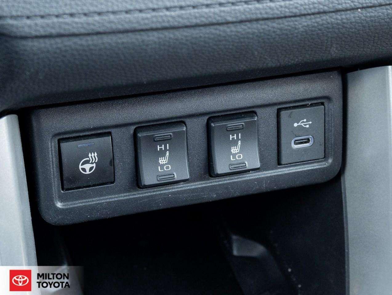 2024 Toyota Corolla Cross LEATHER SUNROOF HEATED STEERING JBL ONE OWNER TCUV XLE Photo