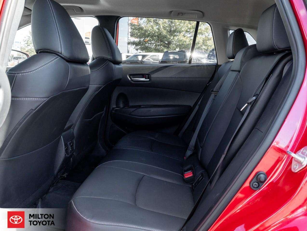 2024 Toyota Corolla Cross LEATHER SUNROOF HEATED STEERING JBL ONE OWNER TCUV XLE Photo