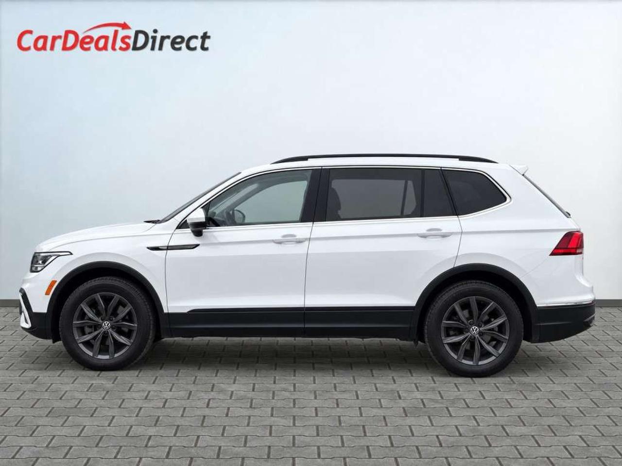 2023 Volkswagen Tiguan 7 SEATER / PANO ROOF / LEATHER SEATS /  / CARPLAY / BLIND SPOT / BACKUP CAM Photo
