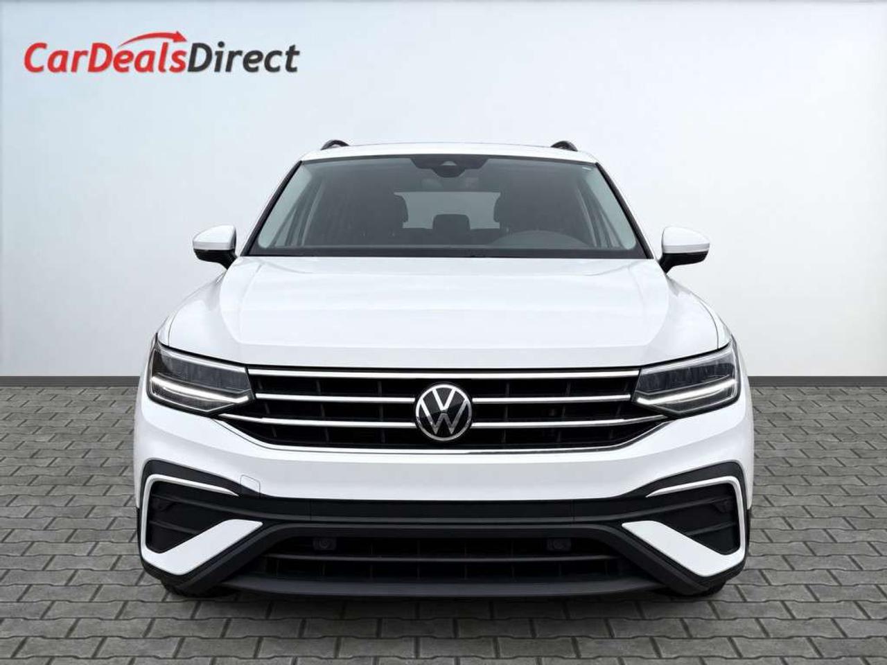 2023 Volkswagen Tiguan 7 SEATER / PANO ROOF / LEATHER SEATS /  / CARPLAY / BLIND SPOT / BACKUP CAM Photo5