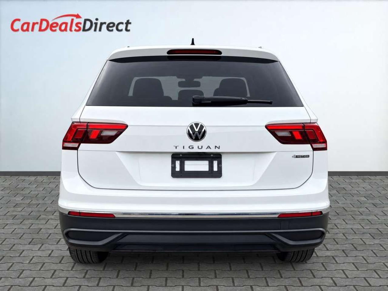 2023 Volkswagen Tiguan 7 SEATER / PANO ROOF / LEATHER SEATS /  / CARPLAY / BLIND SPOT / BACKUP CAM Photo
