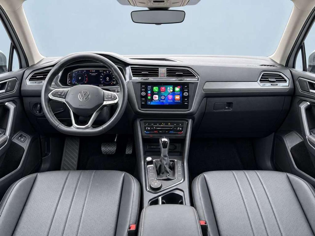 2023 Volkswagen Tiguan 7 SEATER / PANO ROOF / LEATHER SEATS /  / CARPLAY / BLIND SPOT / BACKUP CAM Photo