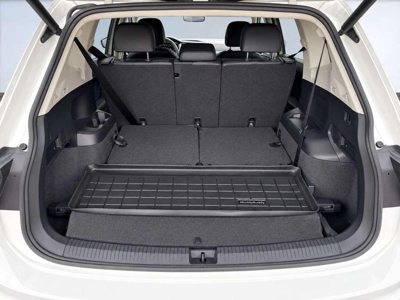 2023 Volkswagen Tiguan 7 SEATER / PANO ROOF / LEATHER SEATS /  / CARPLAY / BLIND SPOT / BACKUP CAM Photo