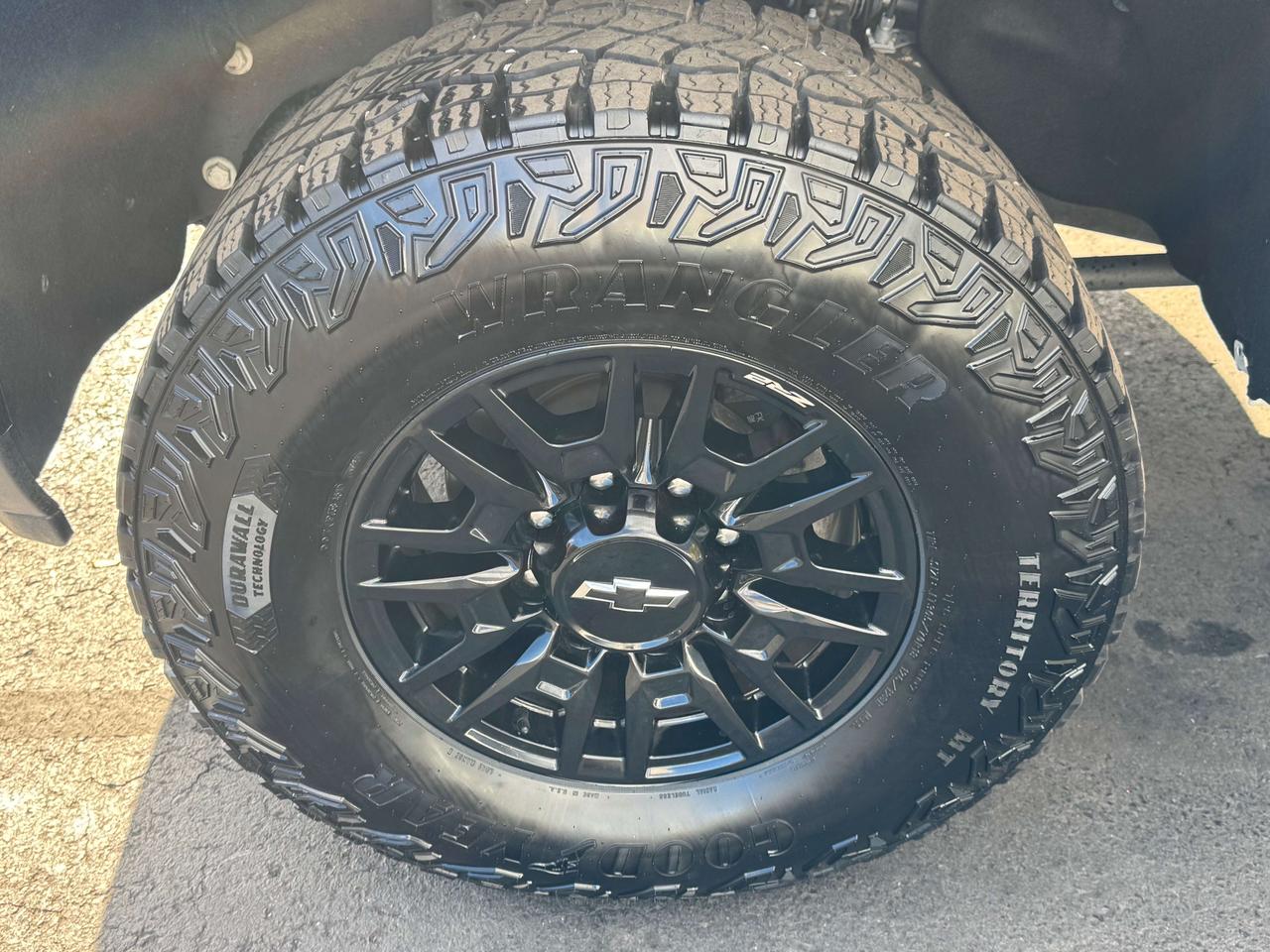 2026 Chevrolet Silverado 2500 ZR2 - Diesel - Low KM Photo
