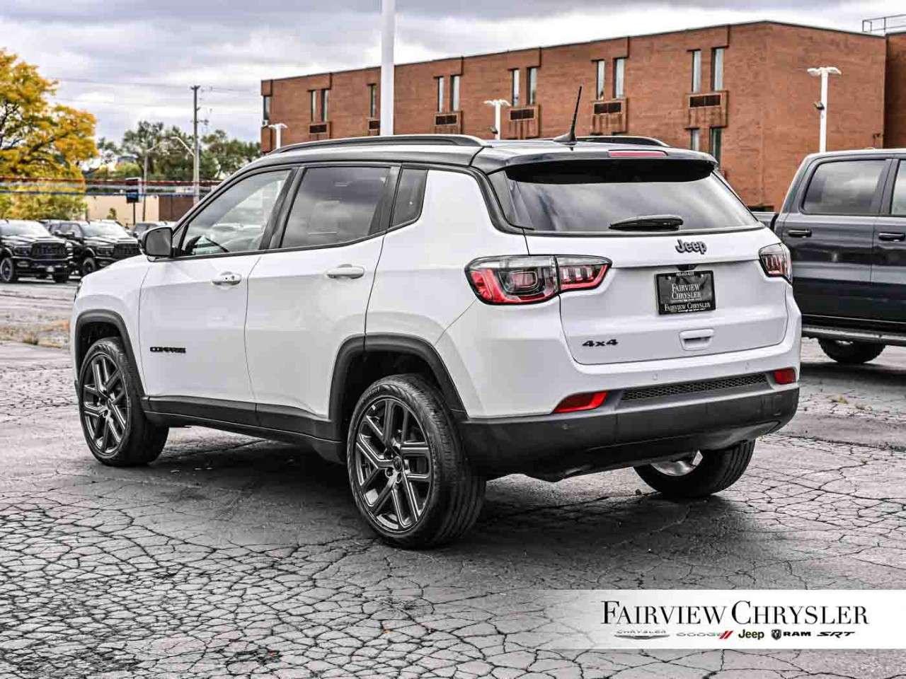 2026 Jeep Compass Limited 4x4 PANO ROOF   LEATHER   CARPLAY   HEATED SEATS   ALPINE   BLIND SPOT DETECTION   ADAPTIVE CRUISE CONTROL Photo3
