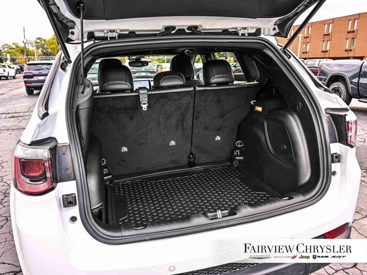 2026 Jeep Compass Limited 4x4 PANO ROOF   LEATHER   CARPLAY   HEATED SEATS   ALPINE   BLIND SPOT DETECTION   ADAPTIVE CRUISE CONTROL Photo