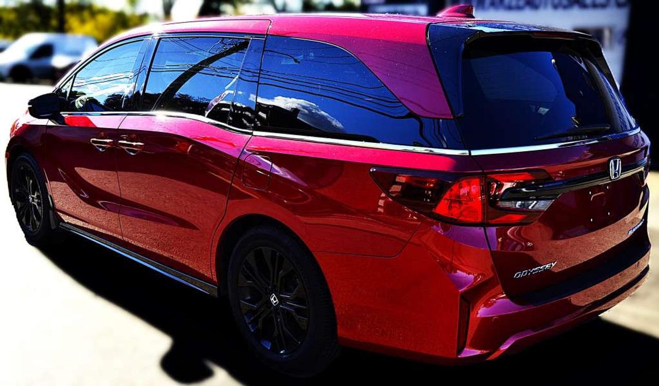2025 Honda Odyssey Black Edition 8 PASSENGER Photo