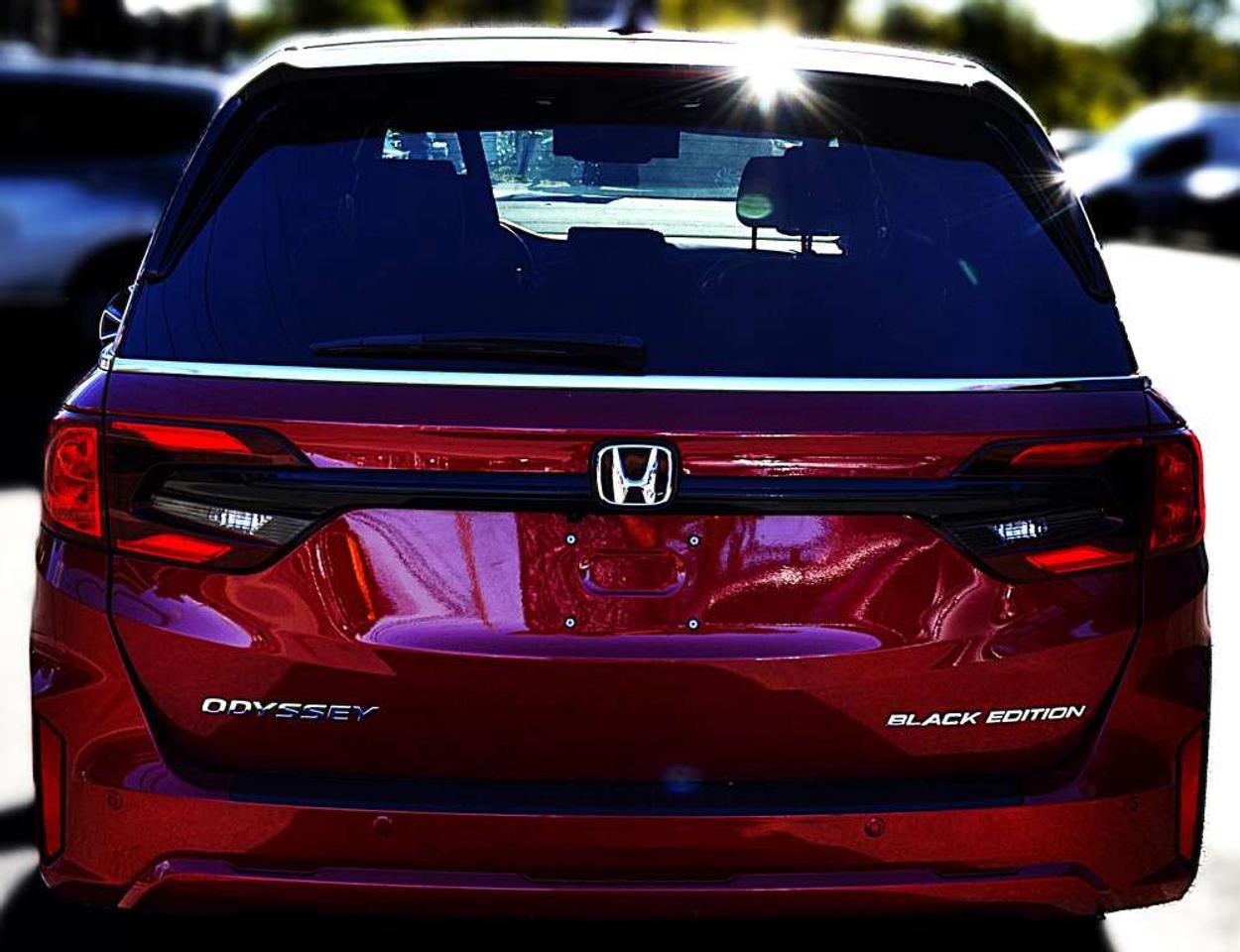 2025 Honda Odyssey Black Edition 8 PASSENGER Photo3
