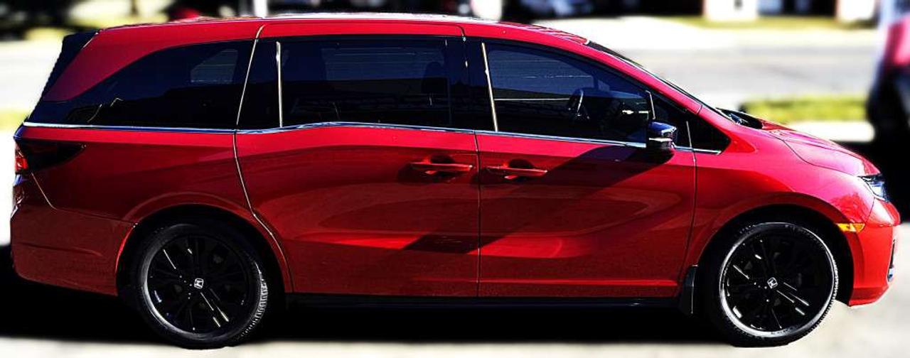 2025 Honda Odyssey Black Edition 8 PASSENGER Photo