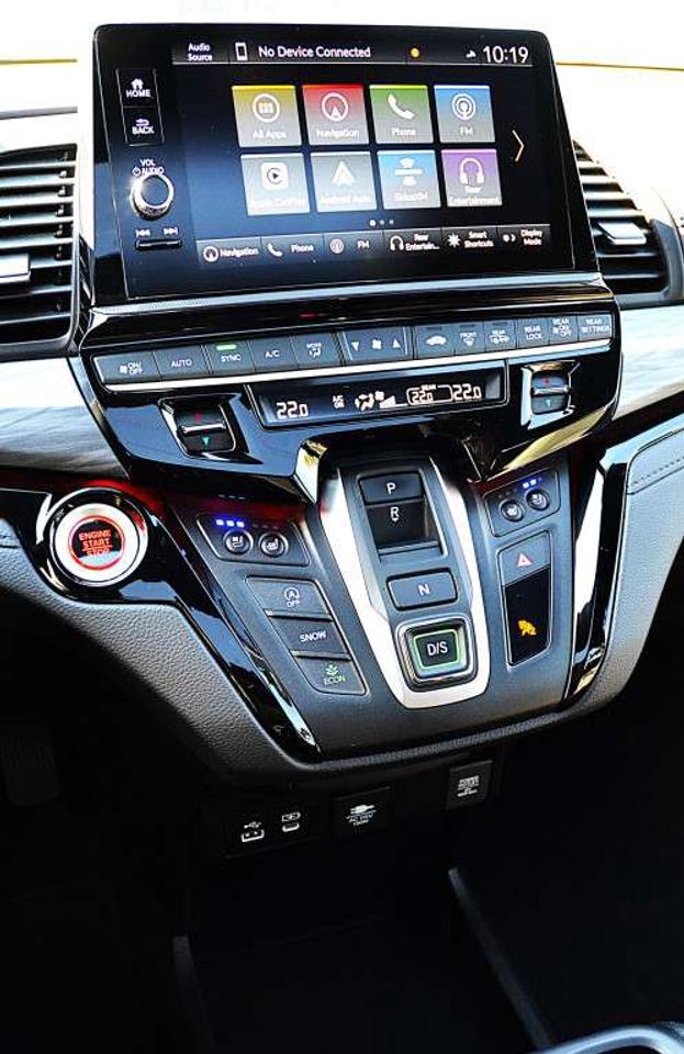 2025 Honda Odyssey Black Edition 8 PASSENGER Photo