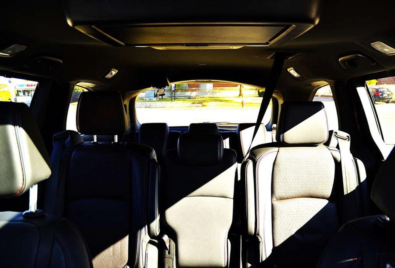 2025 Honda Odyssey Black Edition 8 PASSENGER Photo
