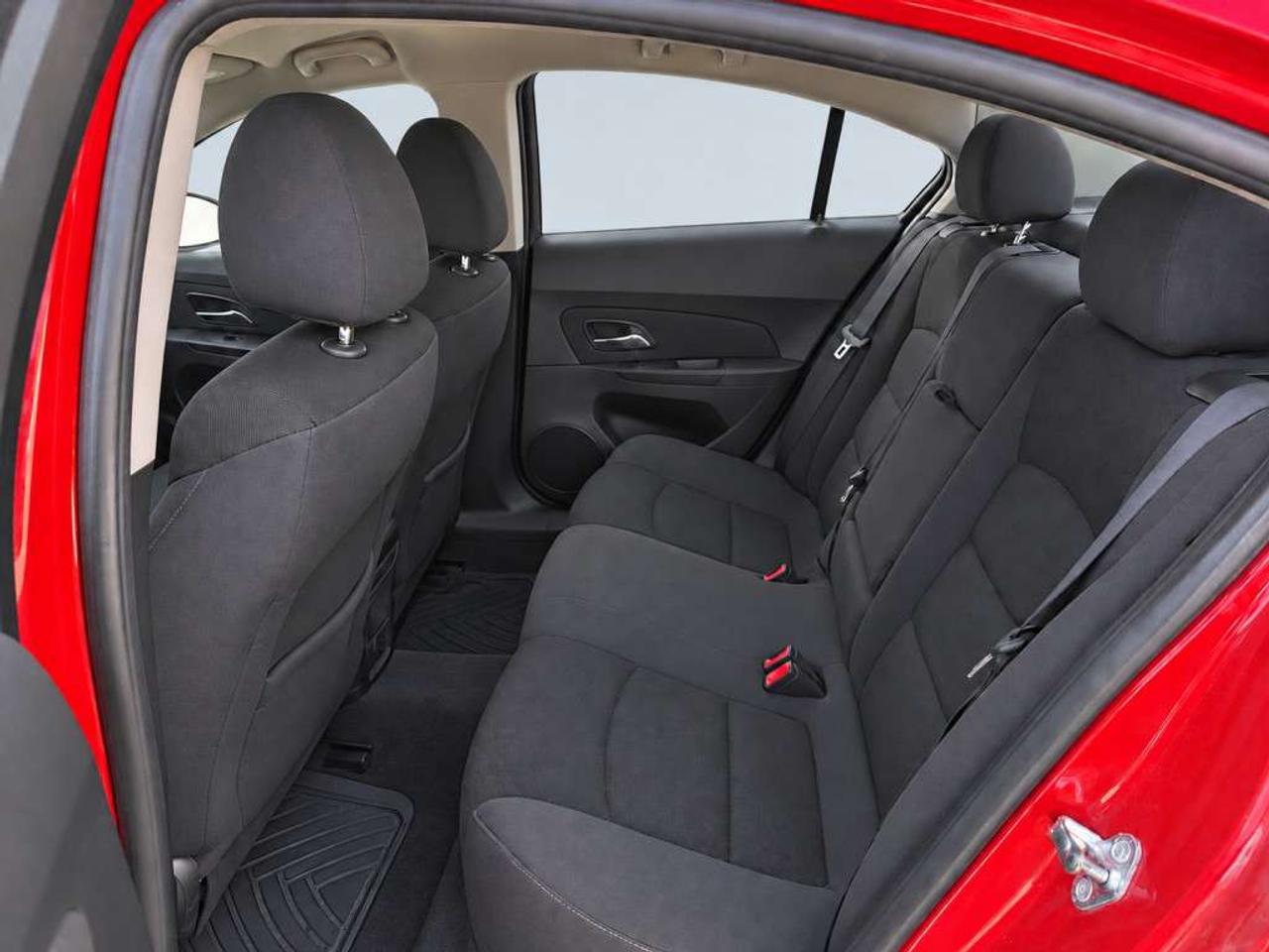 2016 Chevrolet Cruze 1LT Clean Carfax   Service Records   Back up Cam   Cruise Control   Ac & Heating Photo