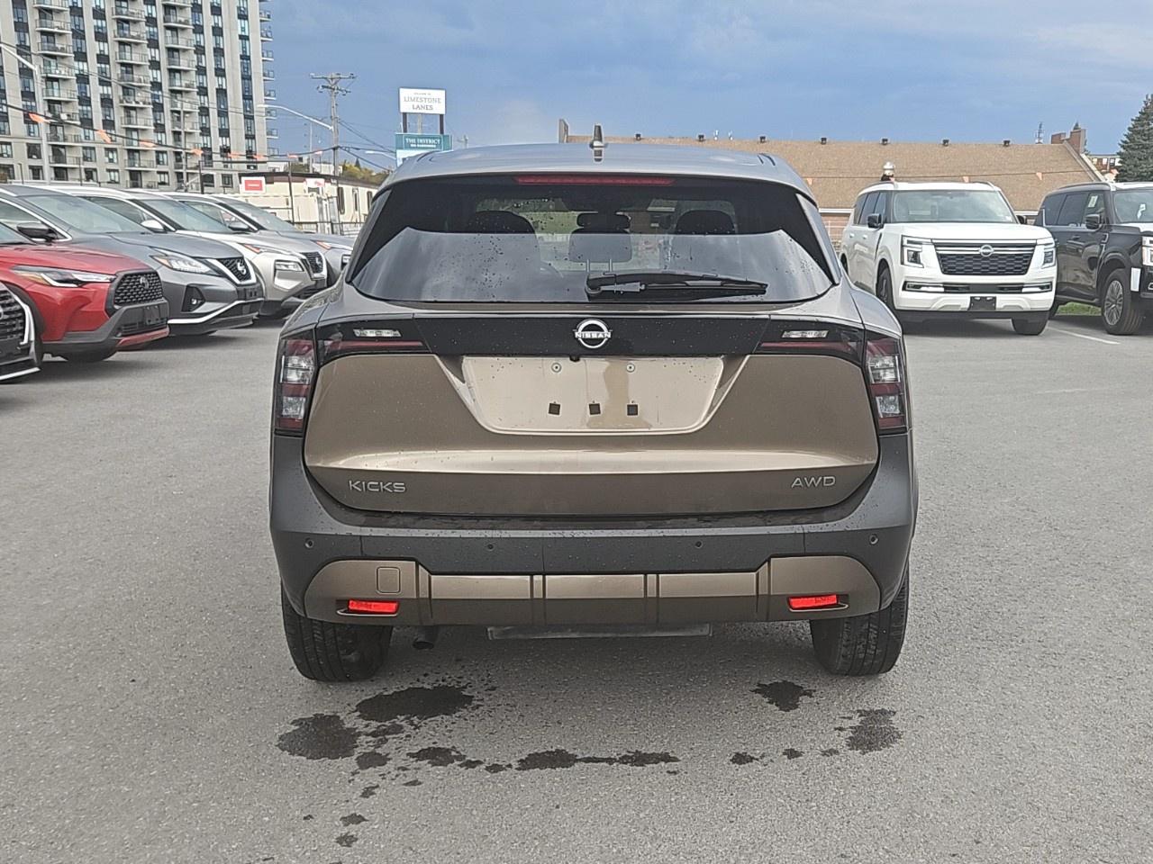2025 Nissan Kicks SV AWD Photo