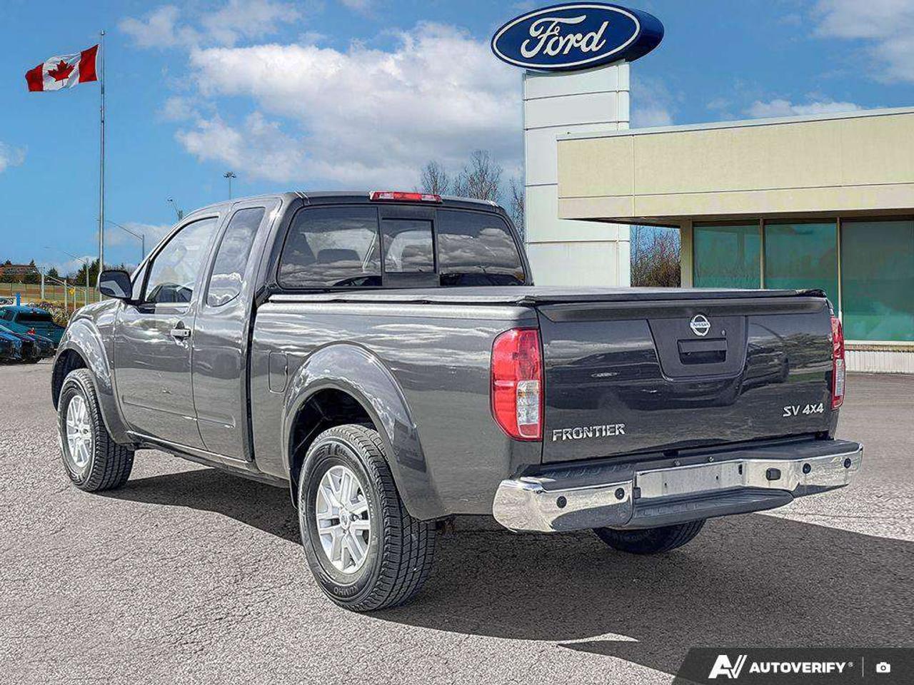 2015 Nissan Frontier SV   4X4   HTD STS   BACKUP CAMERA Photo