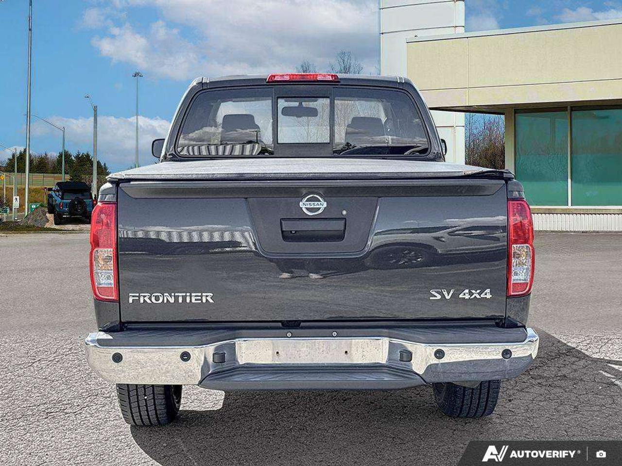 2015 Nissan Frontier SV   4X4   HTD STS   BACKUP CAMERA Photo