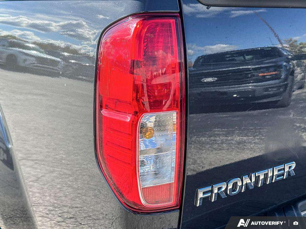 2015 Nissan Frontier SV   4X4   HTD STS   BACKUP CAMERA Photo