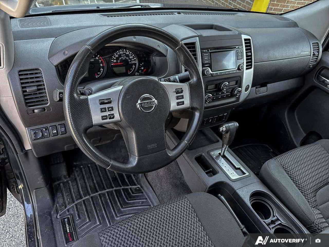 2015 Nissan Frontier SV   4X4   HTD STS   BACKUP CAMERA Photo