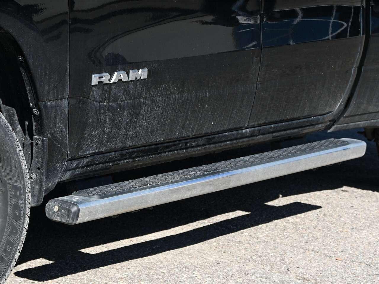 2022 RAM 1500 Big Horn 4x4 Quad Cab 6'4 Box Photo2