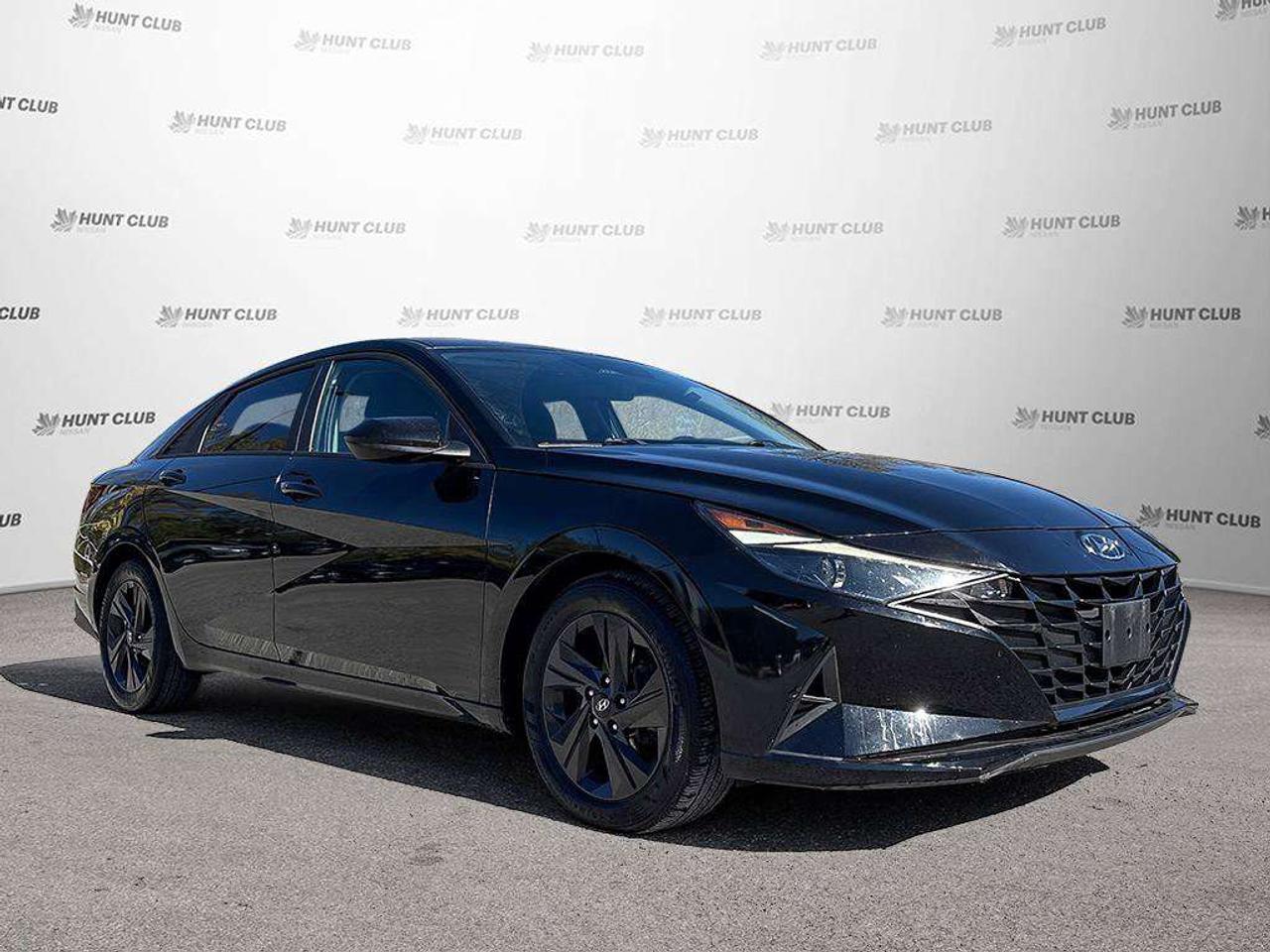 2022 Hyundai Elantra Preferred Photo