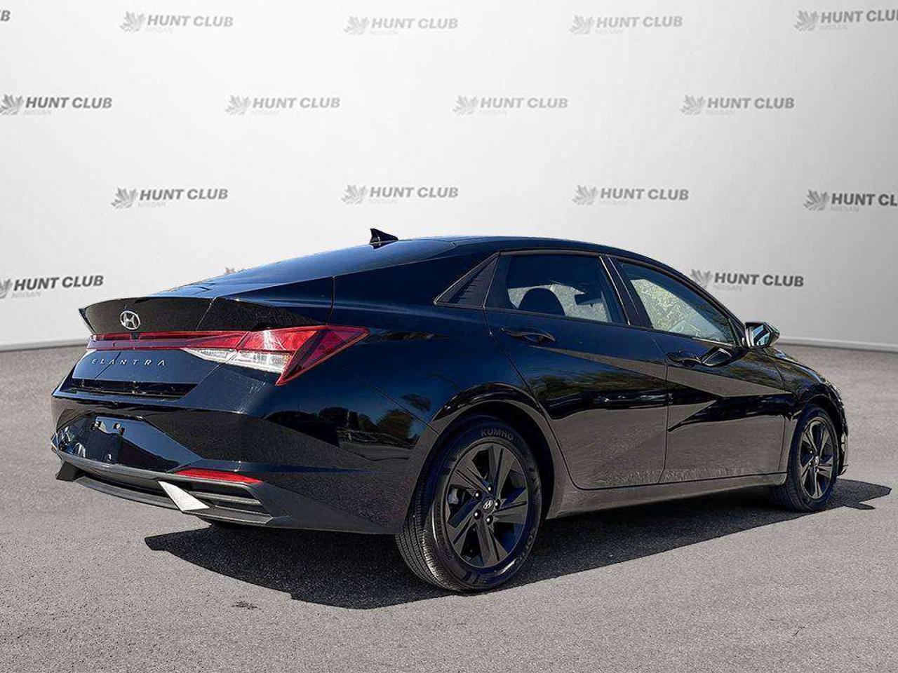 2022 Hyundai Elantra Preferred Photo