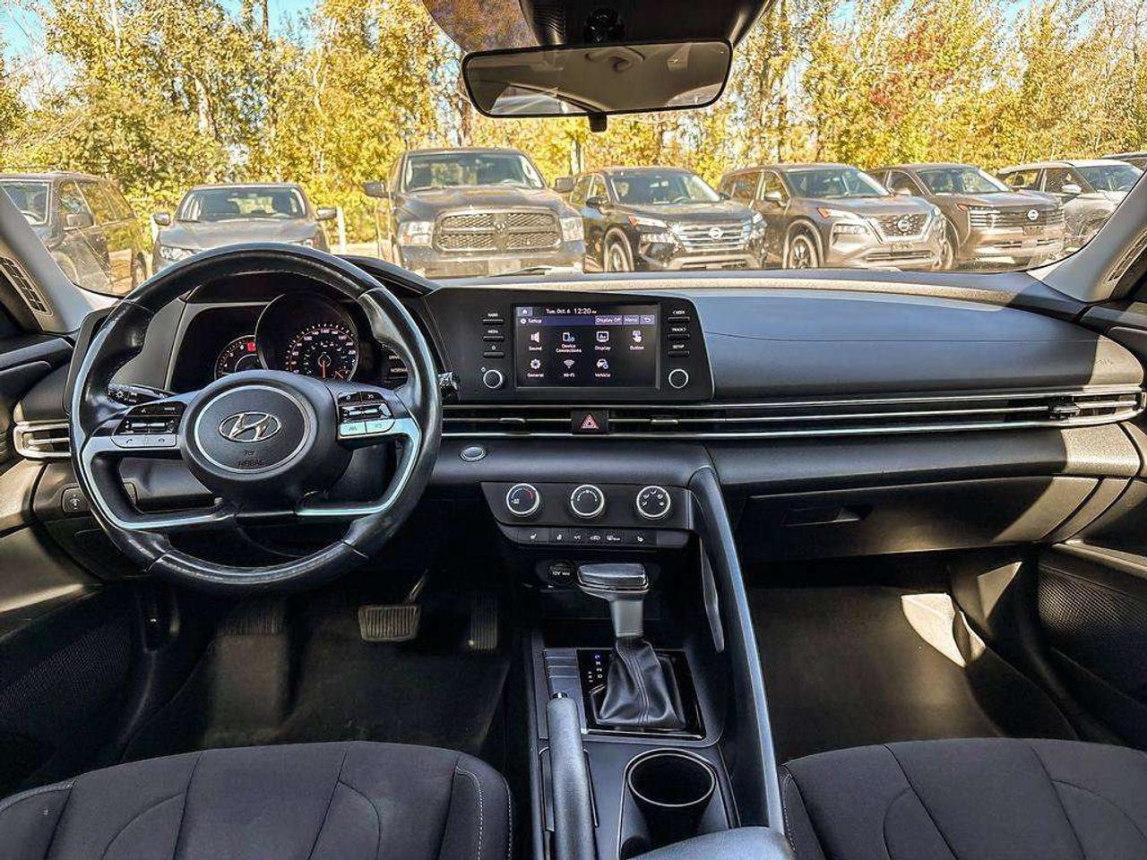 2022 Hyundai Elantra Preferred Photo