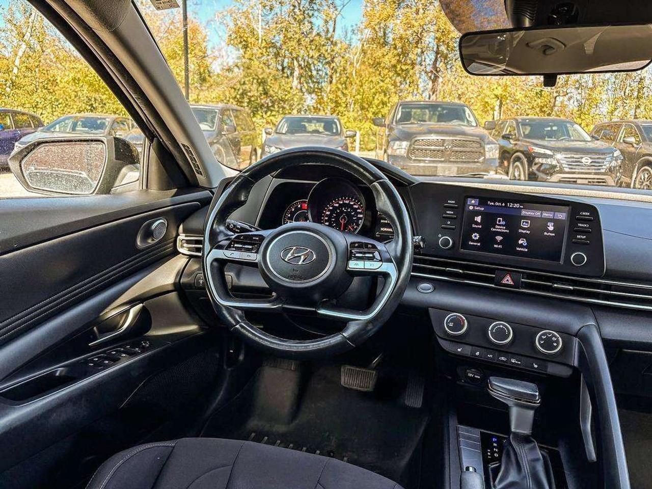 2022 Hyundai Elantra Preferred Photo