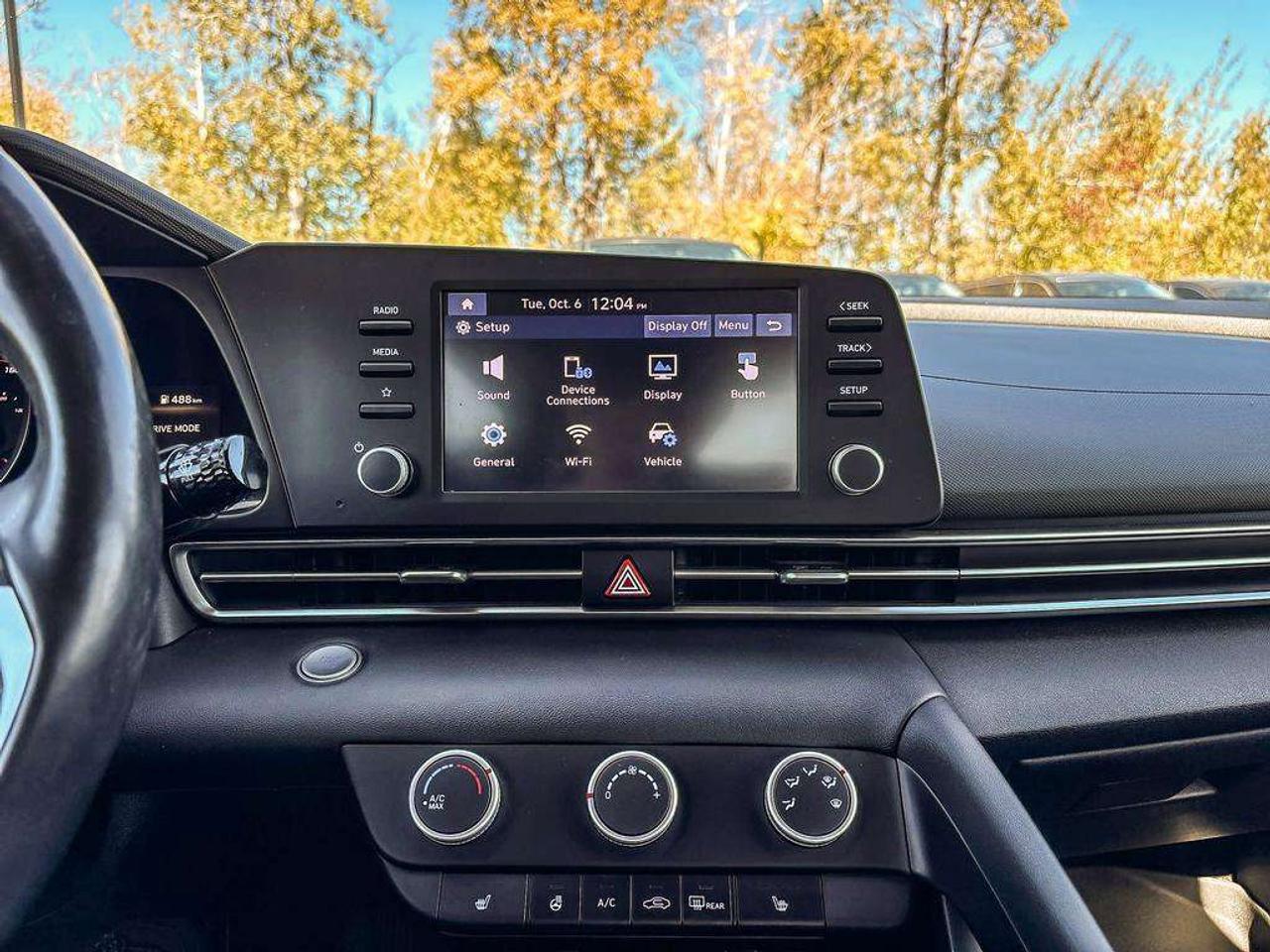2022 Hyundai Elantra Preferred Photo