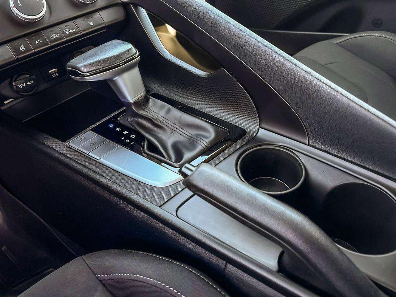 2022 Hyundai Elantra Preferred Photo