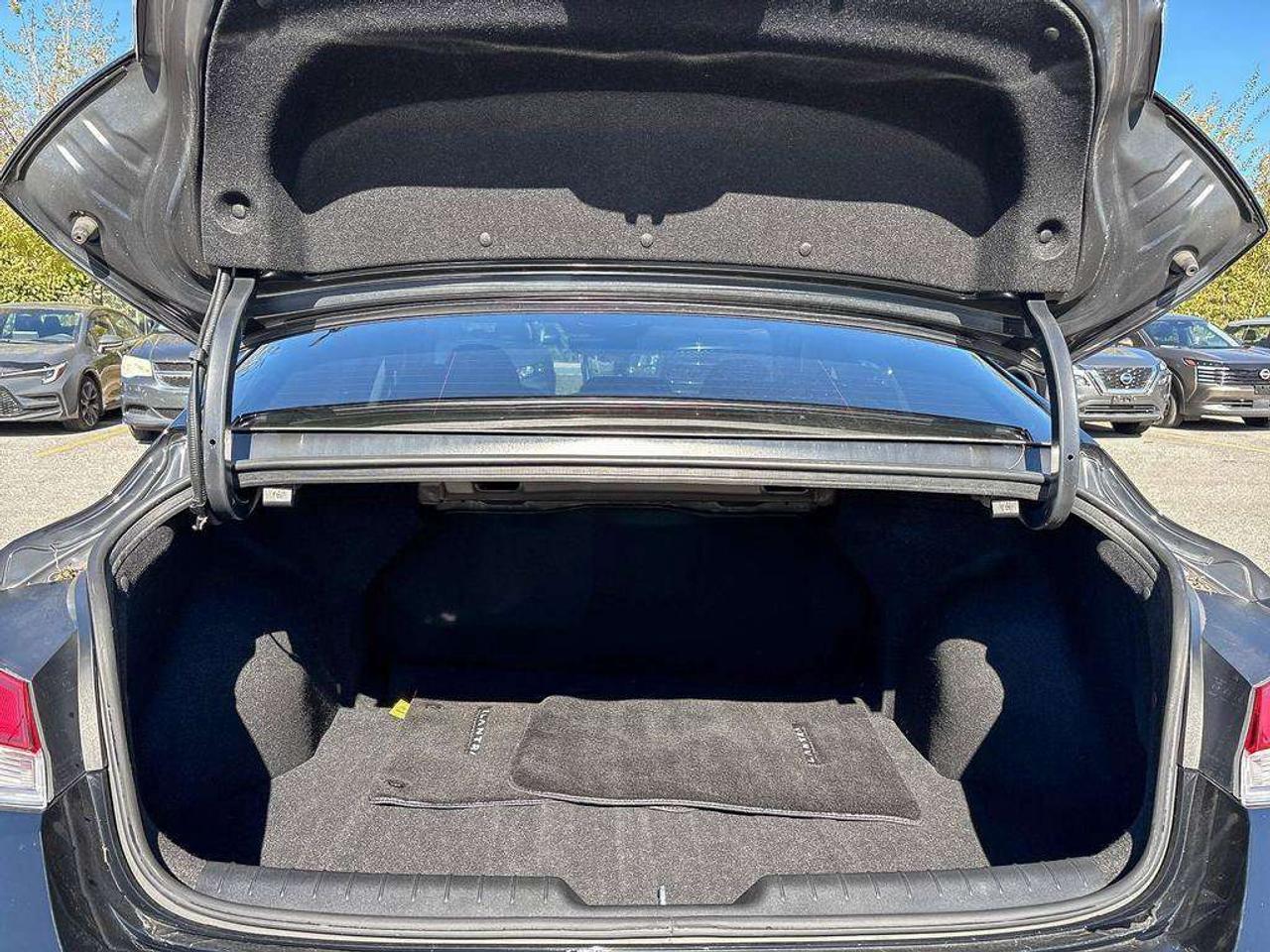 2022 Hyundai Elantra Preferred Photo