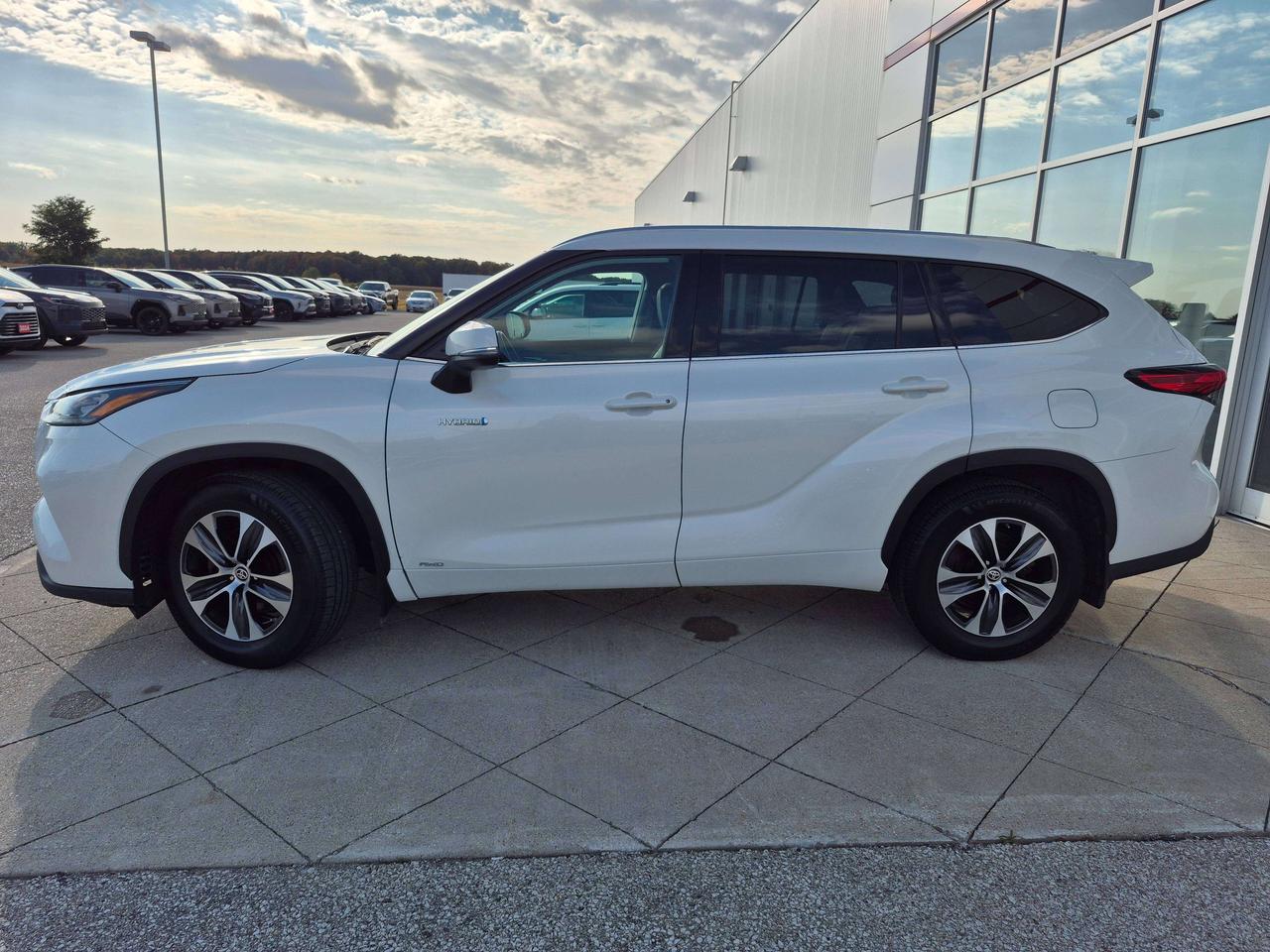 2021 Toyota Highlander XLE Photo