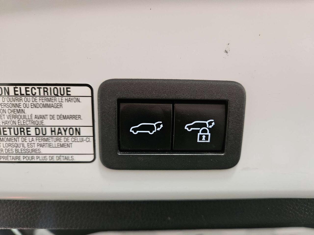 2023 Toyota Corolla Cross Hybrid XSE AWD, Camera, Sunroof Photo