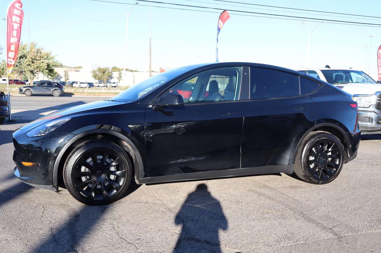 2022 Tesla Model Y Long Range   Dual Motor Photo2