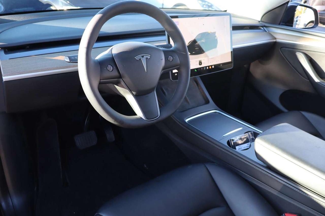2022 Tesla Model Y Long Range   Dual Motor Photo
