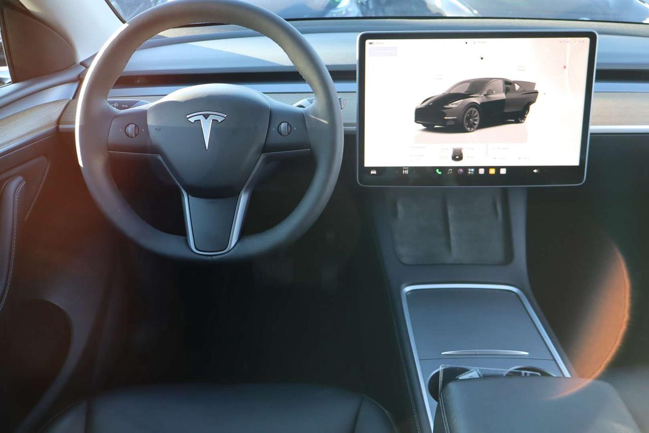 2022 Tesla Model Y Long Range   Dual Motor Photo