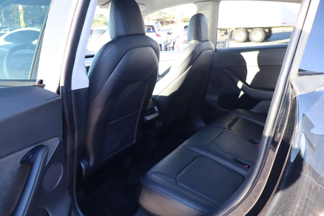 2022 Tesla Model Y Long Range   Dual Motor Photo