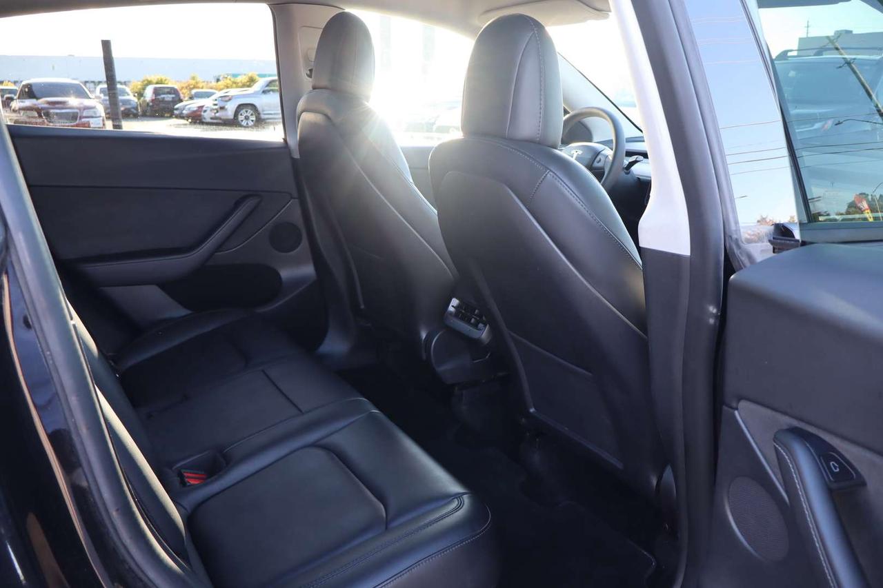 2022 Tesla Model Y Long Range   Dual Motor Photo