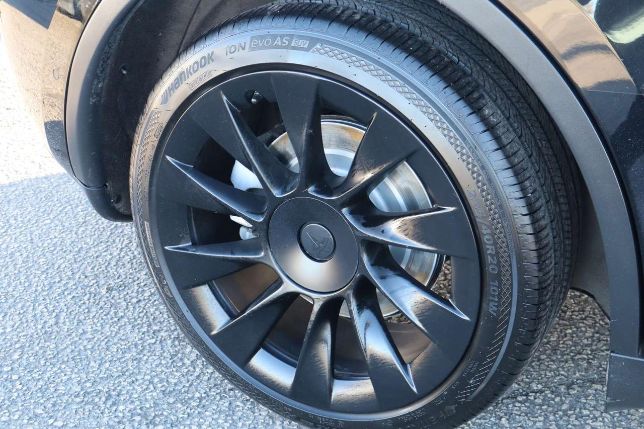 2022 Tesla Model Y Long Range   Dual Motor Photo