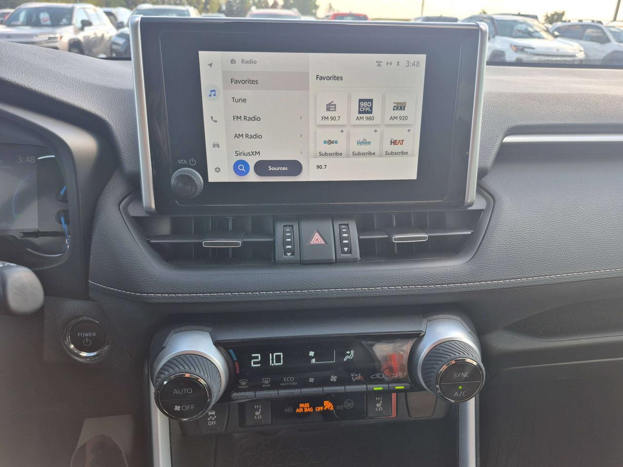 2023 Toyota RAV4 Hybrid XLE Photo
