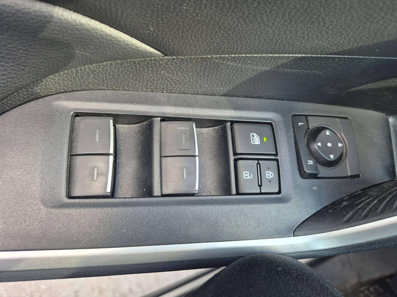 2023 Toyota RAV4 Hybrid XLE Photo