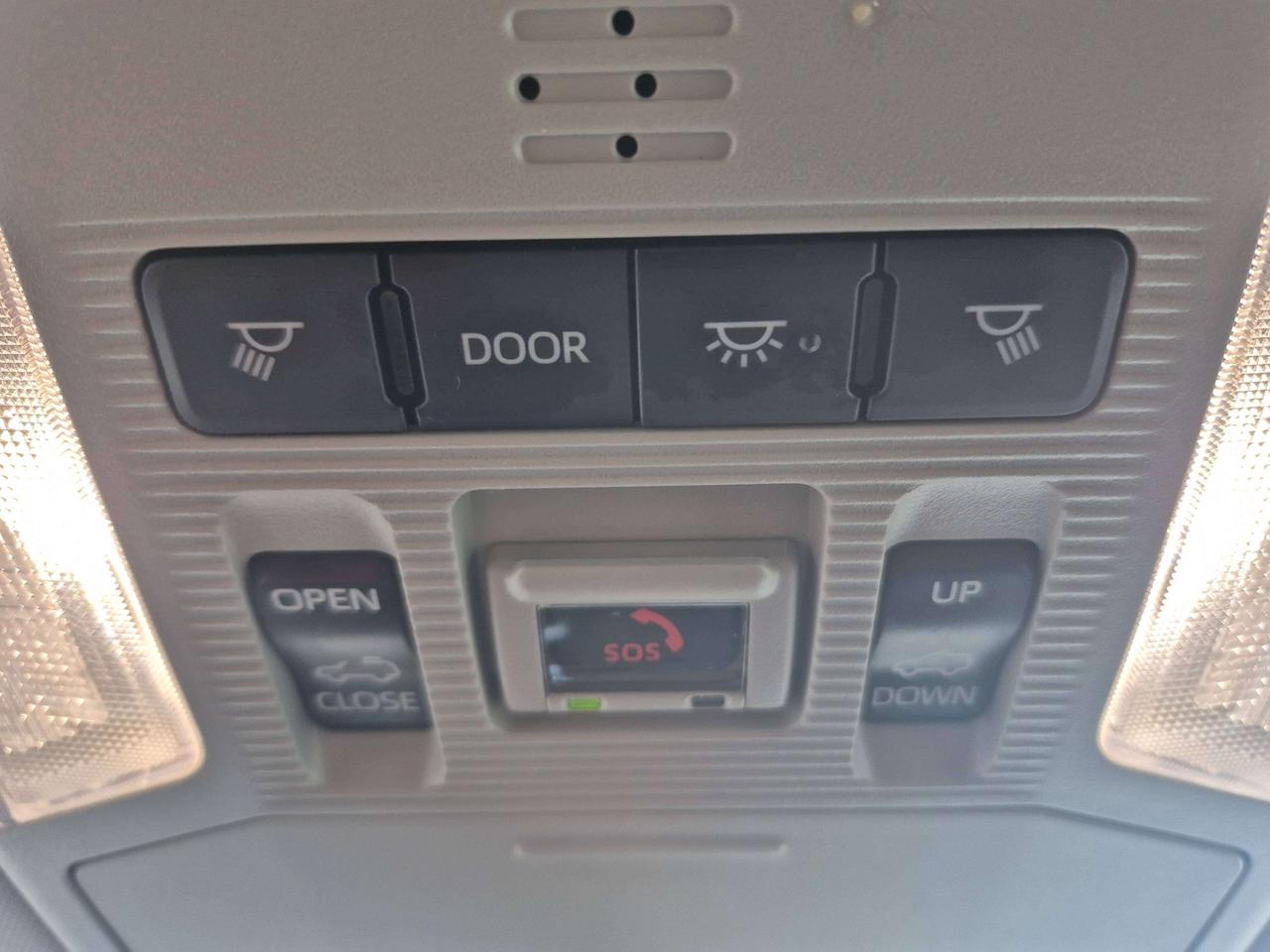 2023 Toyota RAV4 Hybrid XLE Photo