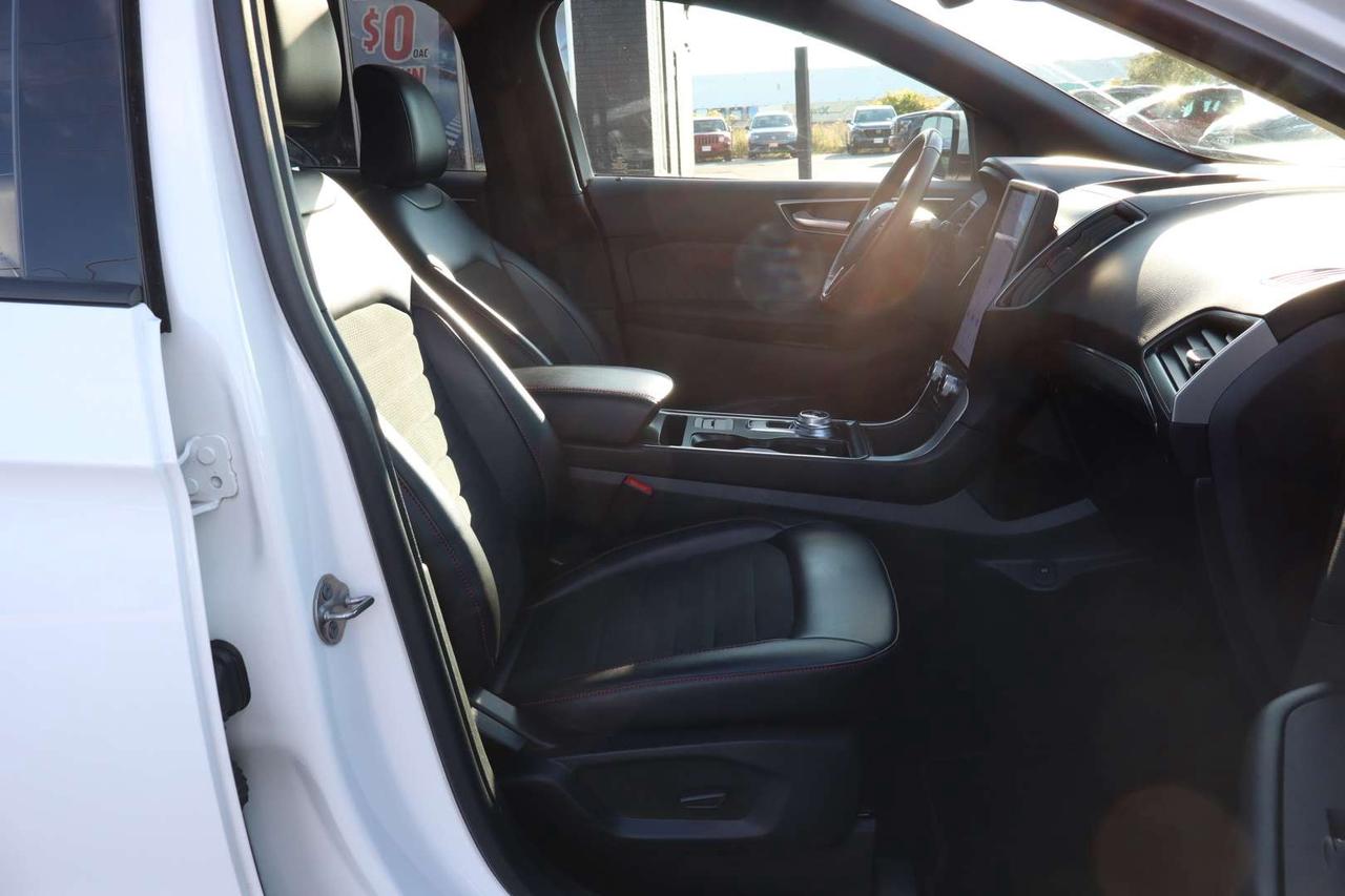 2024 Ford Edge ST-LINE AWD   No Accident   Clean Carfax Photo