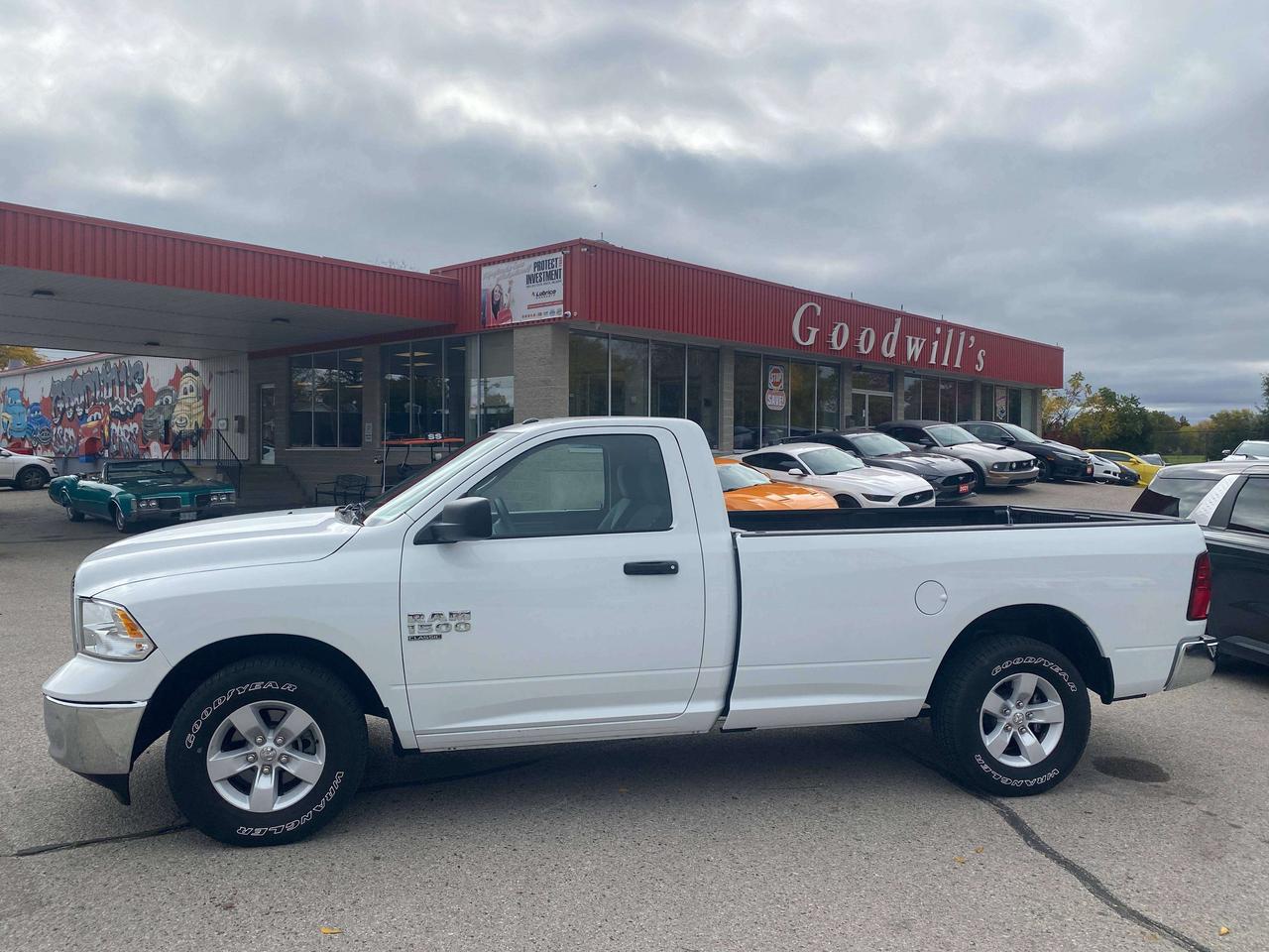 2022 RAM 1500 SLT, CLEAN CARFAX, BACK UP CAMERA, ONE OWNER! Photo