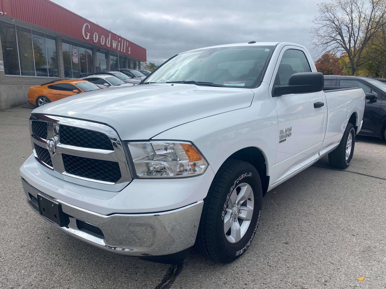 2022 RAM 1500 SLT, CLEAN CARFAX, BACK UP CAMERA, ONE OWNER! Photo