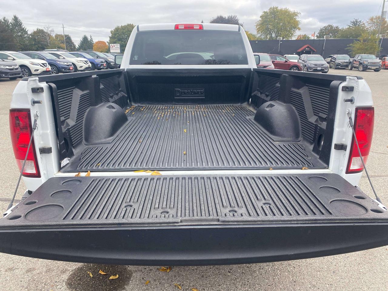 2022 RAM 1500 SLT, CLEAN CARFAX, BACK UP CAMERA, ONE OWNER! Photo