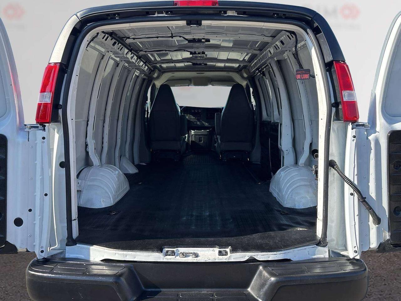 2023 GMC Savana RWD 2500 135" Photo